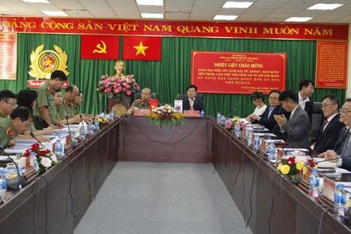 Quang cảnh buổi tiếp