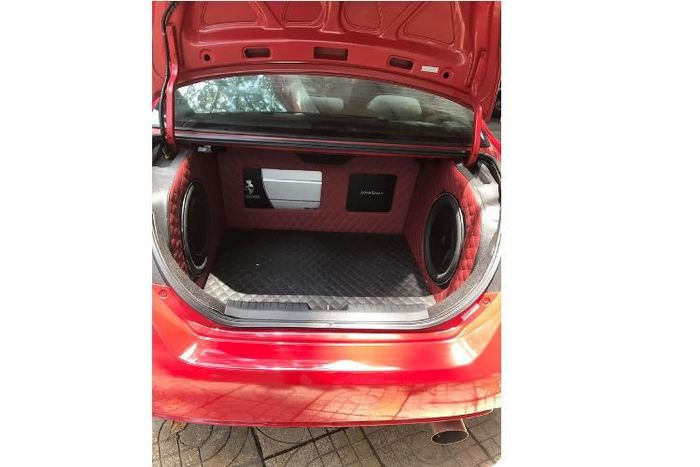 Có thể nói, đây là chiếc Honda Civic Si Coupe số sàn độc nhất tại Việt Nam hiện nay đang được chủ nhân rao bán.