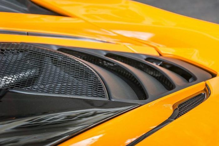 Tại Việt Nam, số lượng Mclaren 720s đã lên đến con số 6 và vẫn không ngừng gia tăng. Có lẽ với thiết kế hiện đại cùng những màu sắc độc đáo, động cơ V8 sản sinh tới 710 mã lực, Mclaren 720s đang dần chiếm được cảm tình của những người chơi xe Việt.