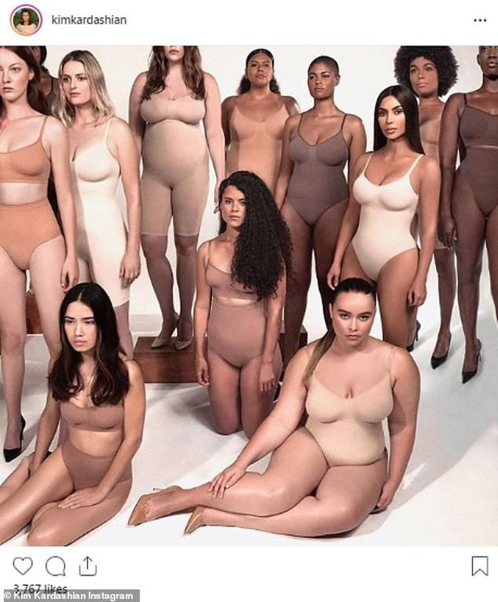 Cuối tháng 6 vừa qua, Kim Kardashian tung ra những bức ảnh giới thiệu nội y định dáng mới trên trang cá nhân với tên gọi Kimono. Ngay lập tức, cô bị "ném đá" vì cách đặt tên như vậy thiếu tôn trọng trang phục truyền thống Nhật Bản. Hôm qua, dòng sản phẩm này đã được thay tên mới là SKIMS. "Người hâm mộ là nguồn cảm hứng lớn với tôi, tôi luôn lắng nghe ý kiến của họ." - Kim cho biết.