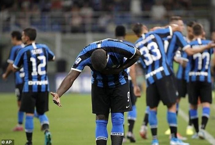 Lukaku cảm ơn người hâm mộ Inter sau khi góp công giúp đội nhà giành chiến thắng.
