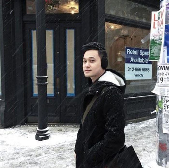  Rời xa showbiz, Quang Vinh tự kinh doanh riêng và thảnh thơi đi du lịch đến nhiều nơi trên thế giới. 