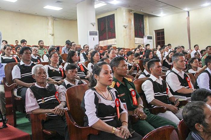 Các đại biểu người DTTS tham dự đại hội. 