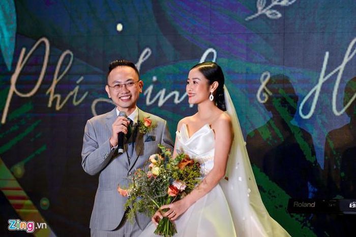 Phí Linh rạng ngời trong ngày cưới tại Hà Nội vào tháng 5.