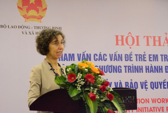 Bà Lesley Miller – Phó Trưởng đại diện Quỹ Nhi đồng Liên hiệp quốc tại Việt Nam