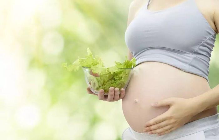 Phải tránh hoạt động tình dục vào 3 tháng đầu và tháng cuối của thai kỳ vì những kích thích lúc này sẽ làm cho tử cung co bóp dễ dẫn đến sảy thai, nhất là đối với những phụ nữ đã có tiền sử sảy thai. Ảnh minh họa: Internet