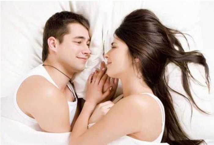 Tuyệt đối không nên "yêu" khi chỉ một phía có nhu cầu còn đối tác lại đang trong tâm trạng không thoải mái. Tình trạng này không chỉ làm tổn hại đến tình cảm của bạn đời mà còn có thể dẫn đến lãnh cảm ở người phụ nữ hoặc suy giảm công năng tình dục nam giới. Ảnh minh họa: Internet