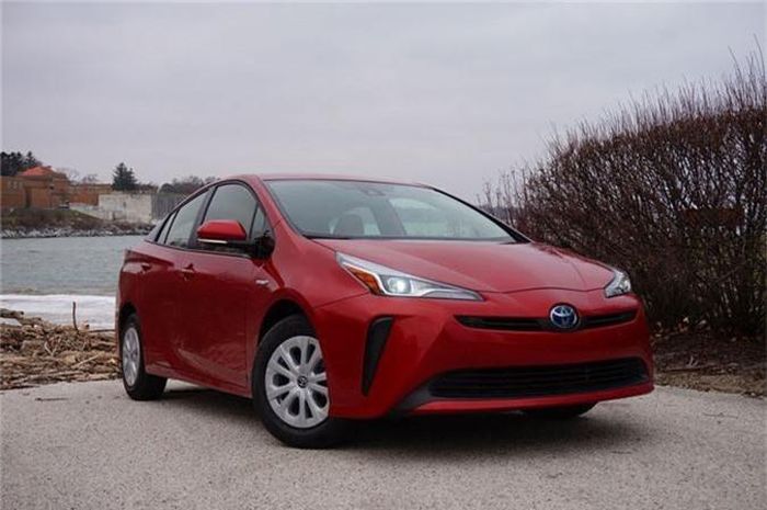 Toyota Prius AWD. (Ảnh: AutoGuide)