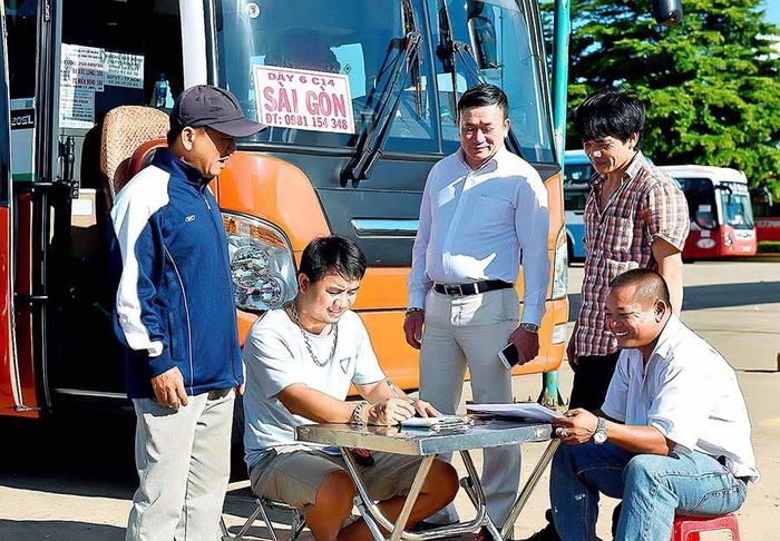 Các doanh nghiệp vận tải hành khách trên địa bàn tỉnh đã chuẩn bị sẳn sàng phương tiện, nhân lực để phục vụ nhu cầu đi lại của người dân. Ảnh: Đức Thụy