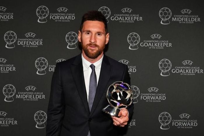 Messi giành danh hiệu "Tiền đạo hay nhất mùa giải". Ảnh: Getty.