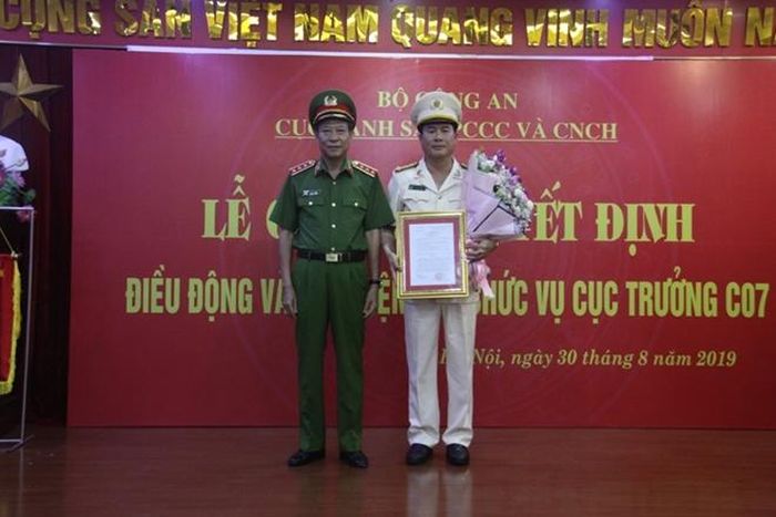 Thứ trưởng Lê Quý Vương trao Quyết định bổ nhiệm cho Đại tá Nguyễn Tuấn Anh