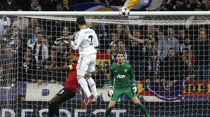 Ở khoản đánh đầu, Ronaldo là người nhỉnh hơn Van Dijk với chỉ số là 82. Chỉ số bật nhảy của anh cũng rất ấn tượng, 87. Cú đánh đầu vào lưới Manchester United là minh chứng rõ ràng nhất cho khả năng bật nhảy như những vận động viên bóng rổ của CR7. 