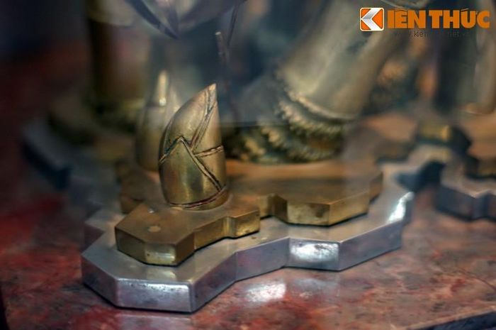 Những búp măng vươn lên như sự nối tiếp truyền thống của thế hệ đi sau.
