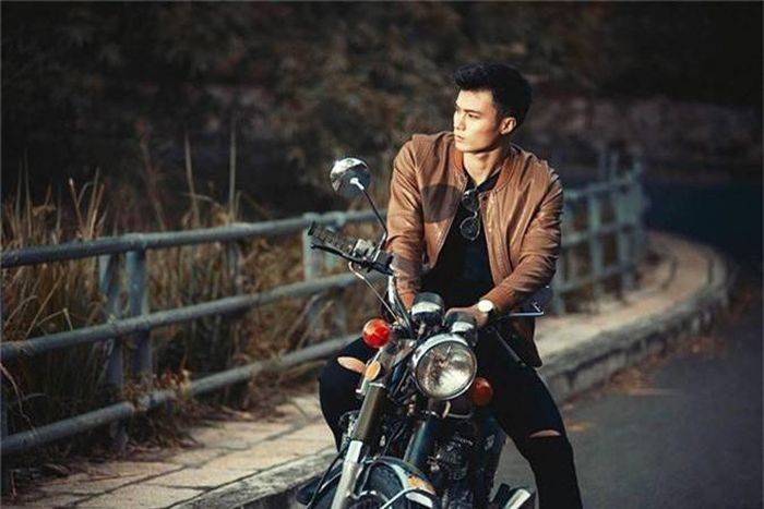  Trong bản tường trình gửi ban tổ chức Mister Việt Nam, Tấn Phát thừa nhận có quan hệ tình cảm với nhân vật nữ trong clip. 