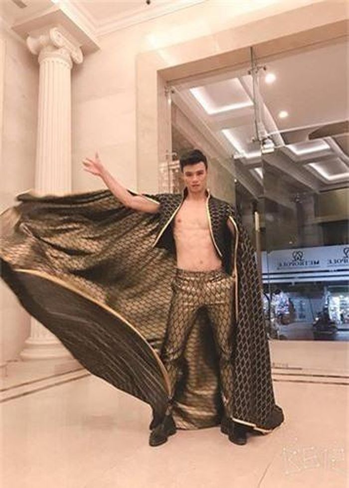  Năm 2018, anh giành ngôi vị Á quân nam cuộc thi Người mẫu Thể hình Sinh viên TP.HCM. 