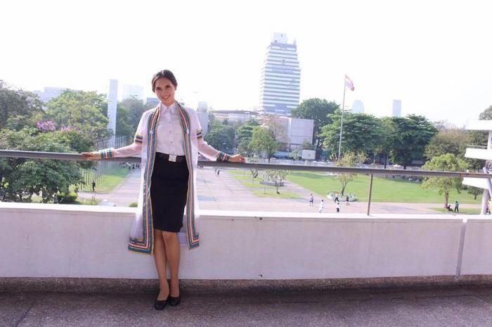  Cô nàng còn có nền tảng học vấn tốt từ gia đình.