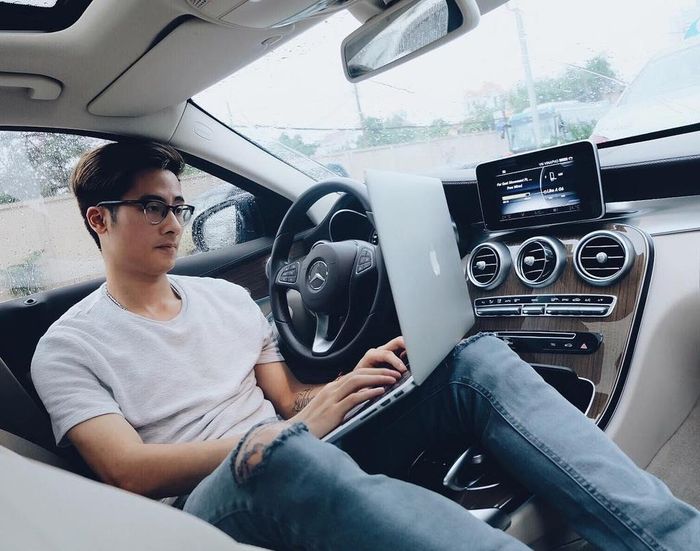 Sau mối tình với Mie Nguyễn, JVevermind kín tiếng hơn hẳn trong chuyện tình cảm.