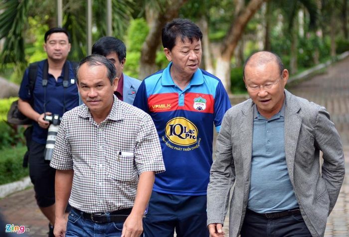 Sự gắn bó mật thiết với bầu Đức là một trong các lý do giúp ông Park thành công. Ảnh: Nguyễn Đăng.