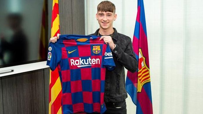 Louie Barry trong ngày ra mắt Barca