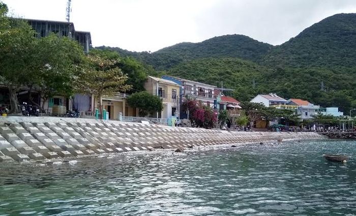 Một góc xã đảo Tân Hiệp với diện mạo mới khang trang.