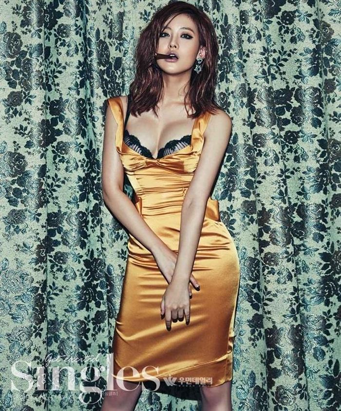 Trái ngược với hình ảnh hàng ngày, qua ống kính, Oh Yeon Seo như trở thành người khác, nóng bỏng và quyến rũ hơn. Ảnh: Pinterest.