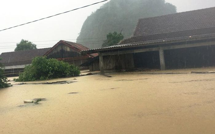 Chỗ ngập ít cũng sâu hơn hai mét.