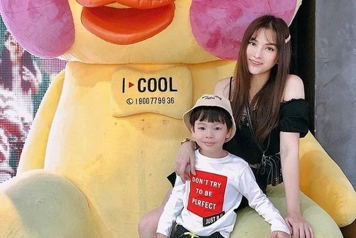 Thu Thủy đăng ảnh hạnh phúc, vui vẻ cùng con trai Henry kể từ sau vụ lùm xùm chồng trẻ bạo hành con trai gần đây.