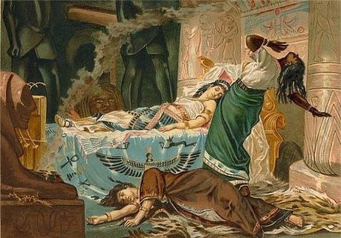  Không những vậy, Nữ hoàng Cleopatra nổi tiếng trong lĩnh vực điều chế hương liệu. Bà hoàng này đã tạo ra nhiều loại hương thơm quyến rũ khiến đàn ông si mê, say đắm. 