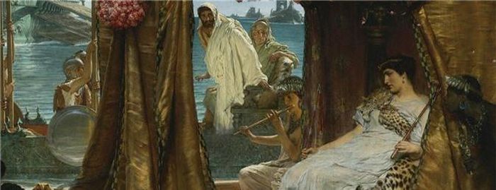  Cuộc hôn nhân đầu tiên của Nữ hoàng Cleopatra là với người anh Ptolemy XIII. Theo đó, cả hai đồng nhiếp chính nhưng hai anh em luôn tìm cách triệt hạ nhau để kiểm soát ngai vàng. 