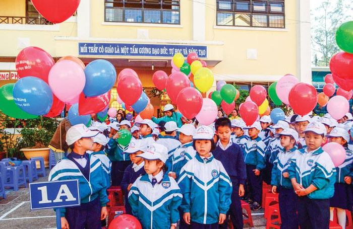 Học sinh Lâm Đồng háo hức đón chào năm học mới. Ảnh: V.H
