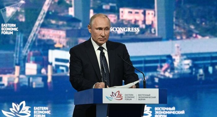 Tổng thống Nga Vladimir Putin phát biểu tại Diễn đàn Kinh tế Phương Đông ở Vladivostok ngày 5/9. Ảnh: Sputnik