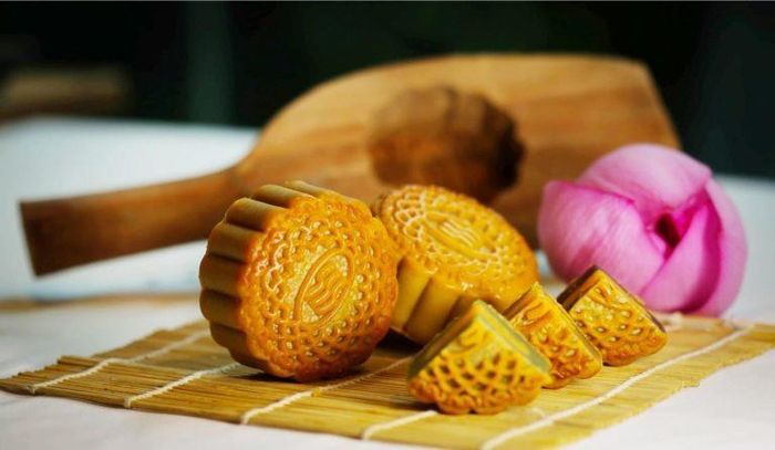 Những chiếc bánh Trung thu bắt mắt, thơm ngon ngày nay.