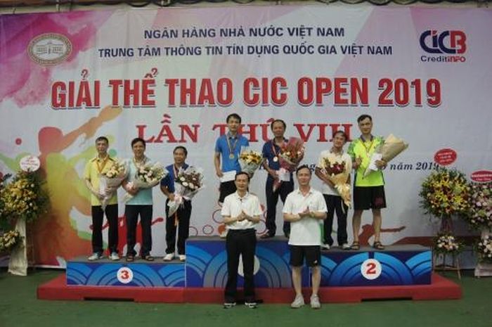 Các vận động viên đoạt giải ở bộ môn bóng bàn đôi nam lãnh đạo