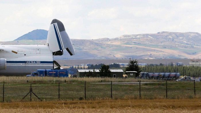  Sự xuất hiện của S-400 ở các thị trường truyền thống của vũ khí Mỹ như Thổ Nhĩ Kỳ đang khiến Washington lo lắng. Ảnh: DefenseTalk.