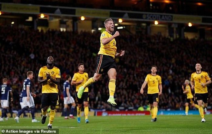 Alderweireld nâng tỷ số lên 3-0 cho Bỉ ở phút 32