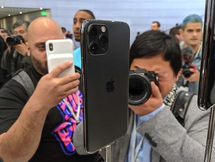  iPhone 11 Pro và 11 Pro Max sẽ cho phép đặt trước từ ngày 13-9 tới đây và chính thức bán ra từ ngày 20-9 