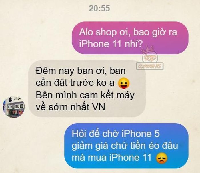Với giá cả đắt đỏ, thấp nhất là iPhone 11 với 699 USD, những tín đồ của hãng Apple không dễ dàng để có được chiếc điện thoại mình mơ ước. Thay vì chạy đua để cầm trên tay sản phẩm mới trình làng, nhiều người lựa chọn chờ những dòng iPhone cũ hơn giảm giá để mua. Ảnh: Top Comments.