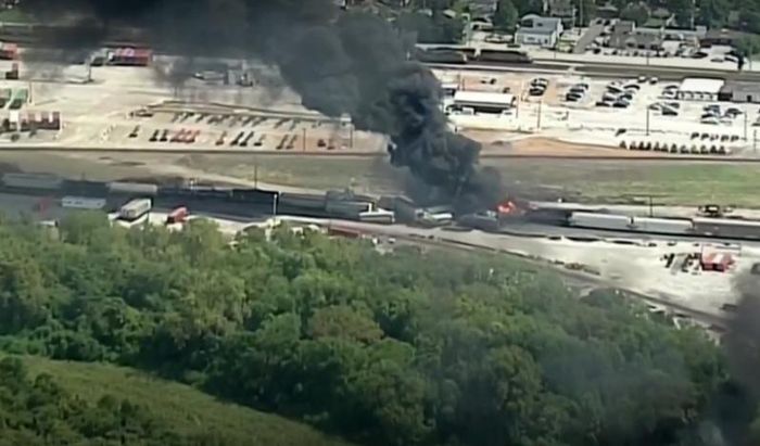 Dupo là một thị trấn nhỏ trên sông Mississippi, cách trung tâm thành phố St Louis khoảng 10km về phía nam. Ảnh: Twitters