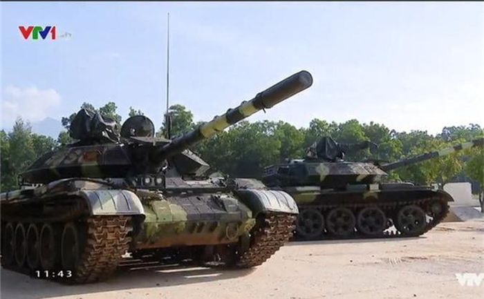  Thậm chí nhiều thông tin khẳng định, hệ thống kính nhìn đêm của T-54/55 trước đây là dòng TPN-1 cũ hoàn toàn có thể tháo ra và thay thế vào đó là hệ thống TIFCS-3BU một cách dễ dàng mà không cần độ chế gì thêm. Nguồn ảnh: VTV. 