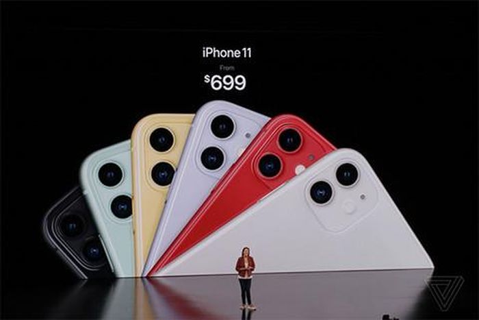 iPhone 11 với cụm đôi camera 