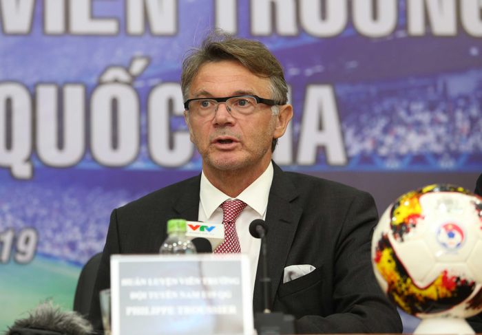 Ông Philippe Troussier được VPF điều sang giúp VFF huấn luyện đội tuyển U.19 Việt Nam.