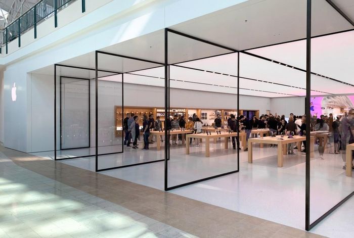 Dự kiến Store Woodlands mở cửa từ ngày 20/9 với đầy đủ bộ sản phẩm đã được hãng công bố tại sự kiện tuần rồi, bao gồm iPhone 11/11 Pro, iPad 7, Apple Watch 5 và những thiết bị khác.