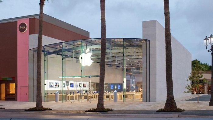 Ngoài ra, Apple Highland Village tại Houston (Mỹ) cũng mở cửa vào đúng thời điểm này. Đây là cửa hàng đã đóng tạm thời từ tháng 28/7 để sửa chữa, nâng cấp. Theo 9to5mac, có ít nhất 5 Apple Store đồng loạt đón khách trở lại ngày 20/9.
