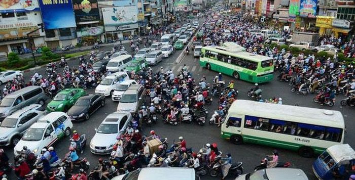  Ùn tắc giao thông đang là vấn đề lớn của TP HCM