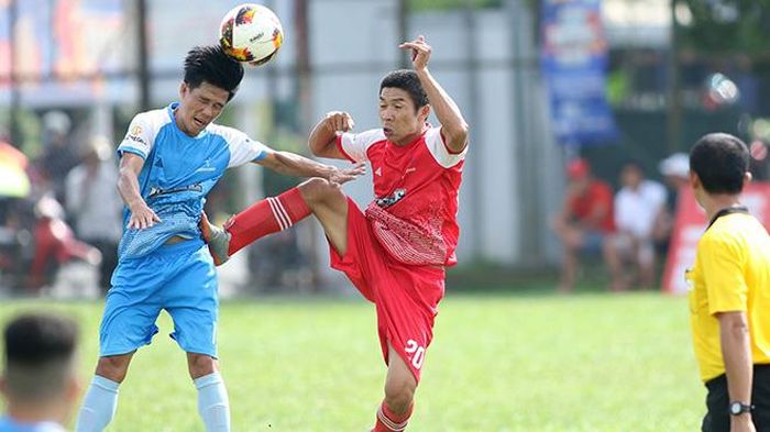 Chủ nhà FC Tân Phú (xanh) đang chơi ấn tượng ở giải năm nay. Ảnh: Đình Viên
