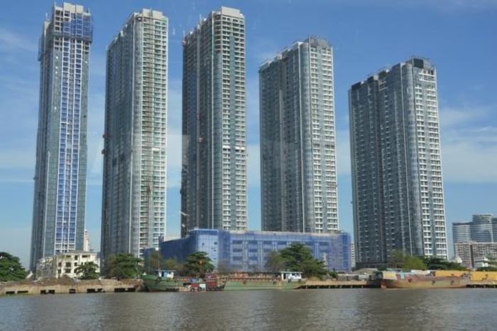 Trong khi nhà ở cho người thu nhập thấp còn thiếu thì các chung cư cao cấp được nêm chặt tại khu vực trung tâm TP.HCM