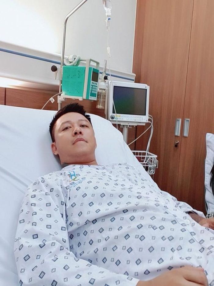 Nam ca sĩ tiết lộ anh bị hở van tim cấp độ nhẹ.