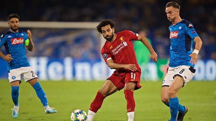 Dù chiến thắng 2-0 trước Liverpool nhưng Napoli vẫn tạm xếp thứ 2 bảng E bởi ở trận đấu còn lại, Salzburg đã vùi dập Genk với tỷ số 6-2.
