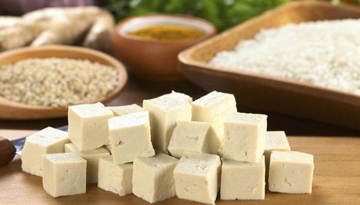 Một trong những công dụng nổi bật của đậu phụ là ngăn ngừa lão hóa hữu hiệu (Ảnh minh họa)