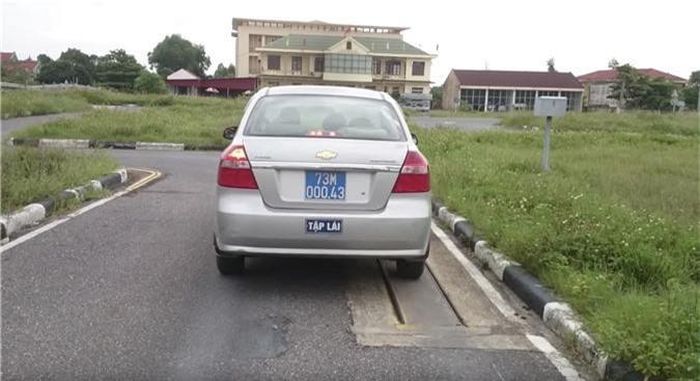 Mẹo thi bằng lái xe B2. ảnh: S.T